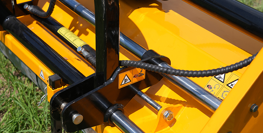 Hydraulic side shift